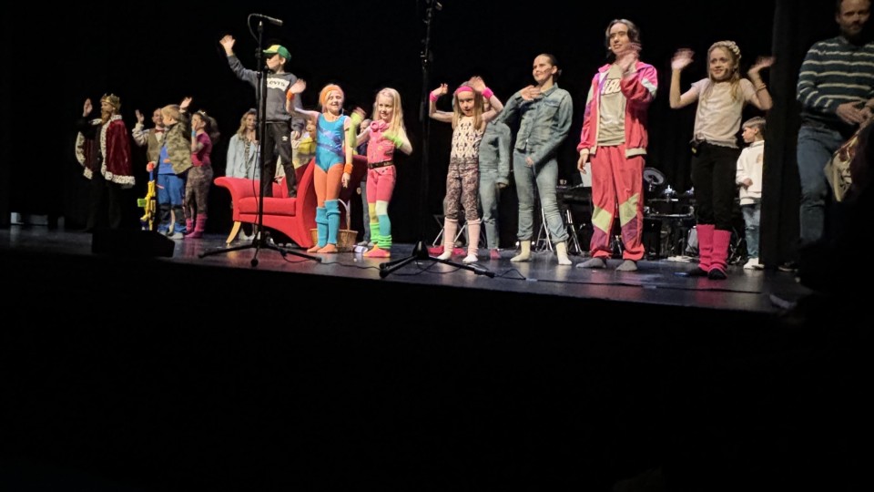 Lenke til artikkel: Stor suksess med teater